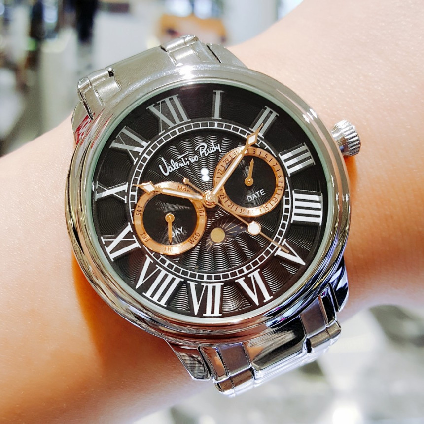 <b><p>Valentino Rudy clock VR035 BK WT Colge st</p></b><b><p>バレンチノルディ 時計 VR035 BK WT 大学生ファッション 豪華な 格式ある</p></b><br /><br /><p align='center'>