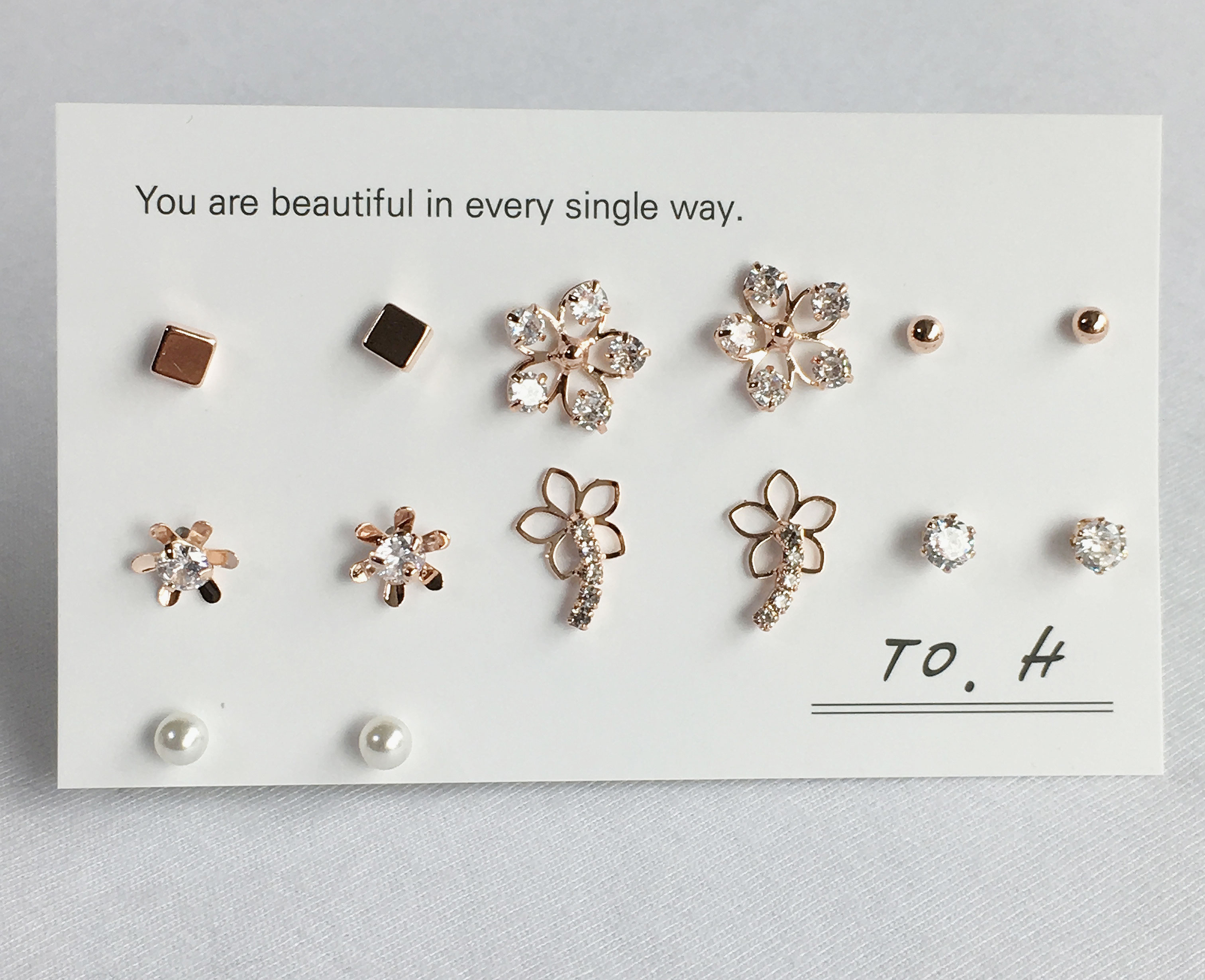 <b><p>daily flower Cubic Drop earring 14 pieces</p></b><b><p>デイリー フラワー キュービック ドロップ イヤリング 14ピース シンプルな セット</p></b><br /><br /><p align='center'>