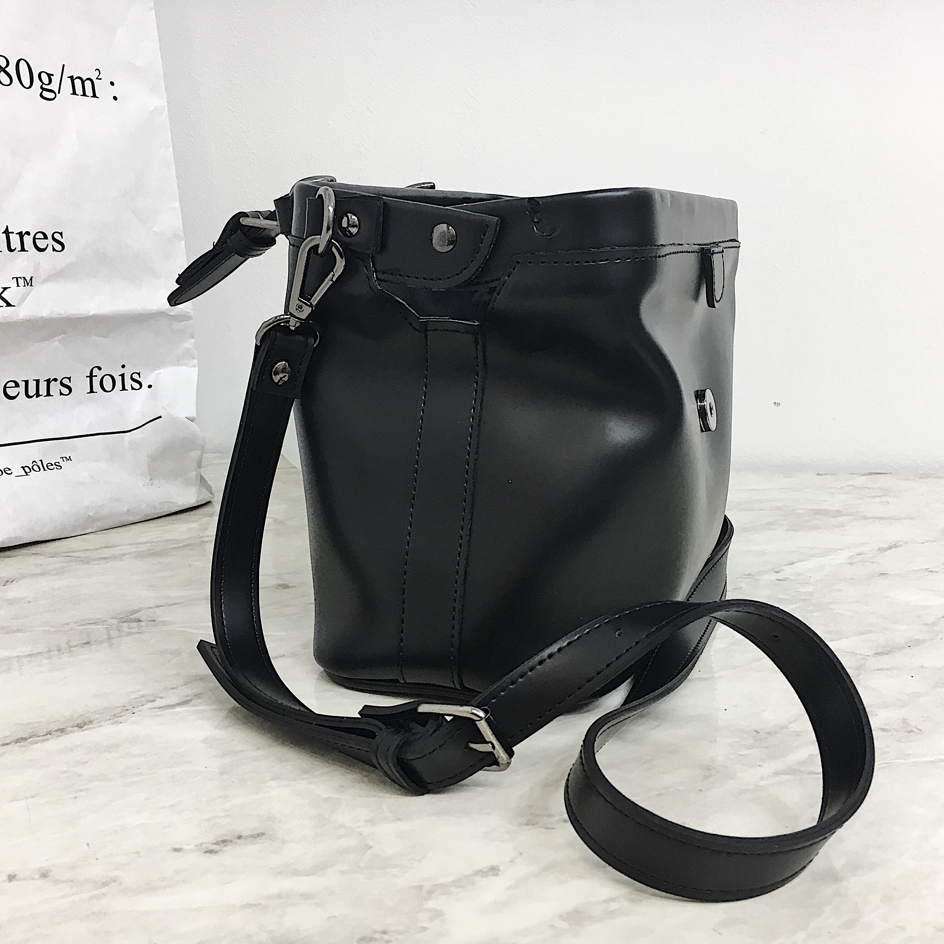 <b><p>moss vintage bton white no claic women stylish</p></b><b><p>mossヴィンテージボストンバッグモノクラシック女性スタイリッシュに見えるモダンユニークカジュアルバ</p></b><br /><br /><p align='center'>