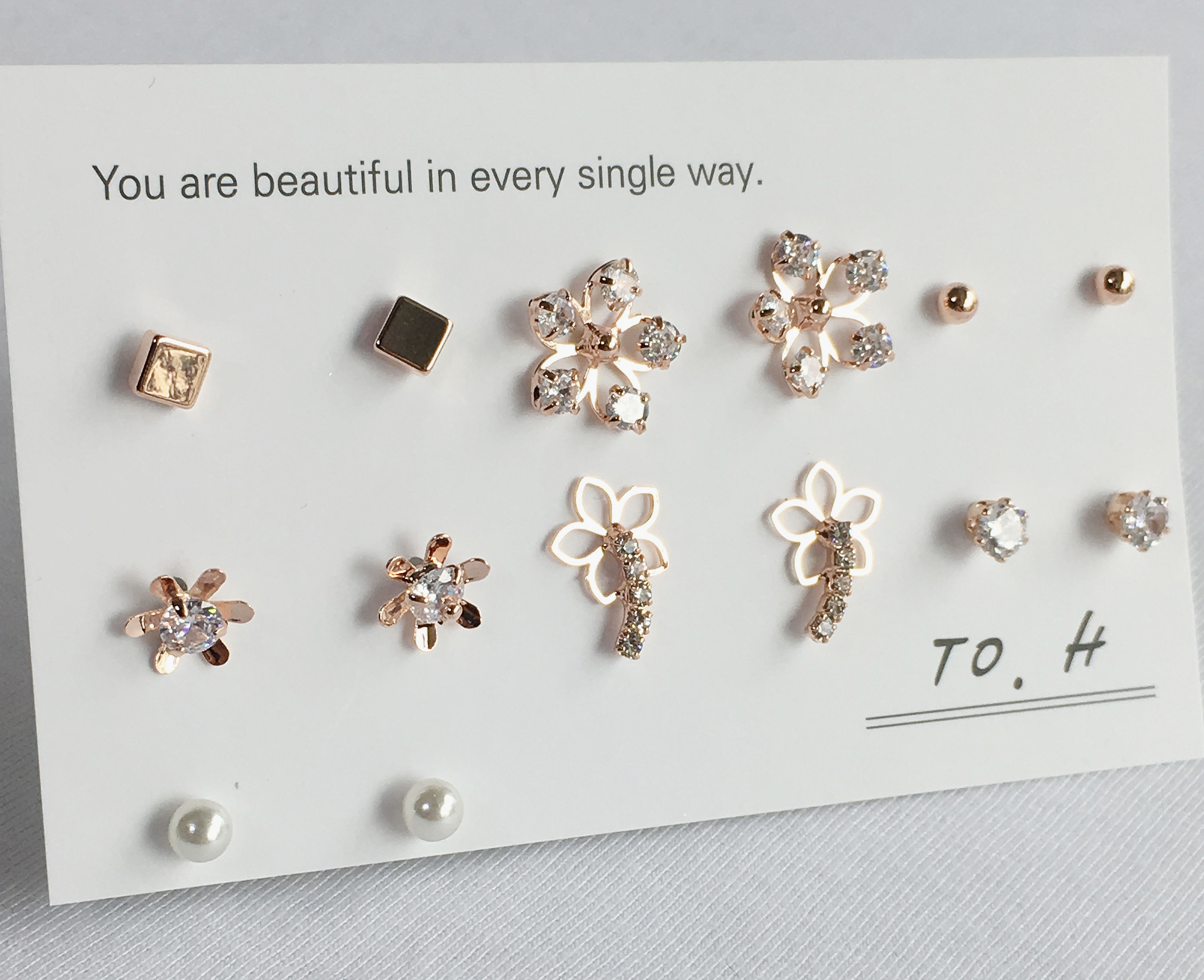 <b><p>daily flower Cubic Drop earring 14 pieces</p></b><b><p>デイリー フラワー キュービック ドロップ イヤリング 14ピース シンプルな セット</p></b><br /><br /><p align='center'>