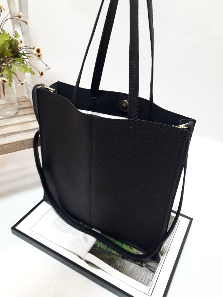 <b><p>Opel Plain Square Crossed Shoulder Bag Light</p></b><b><p>O '無知正方形デイリークロスショルダーバッグ軽量バッグシンプルなショーポベクレディースカジュ</p></b><br /><br /><p align='center'>