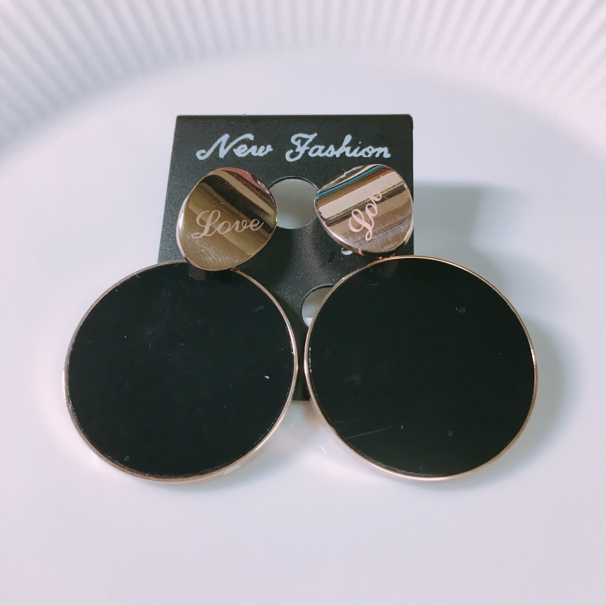 <b><p>Luce Surge Color Braided Earrings LKJ1148</p></b><b><p>ルーチェ 書かれているカラーブボールドピアス LKJ1148 魅力的な ウンチム</p></b><br /><br /><p align='center'>