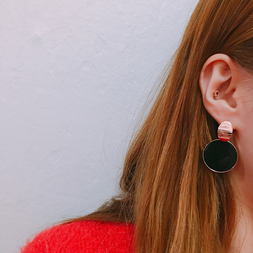 <b><p>Luce Surge Color Braided Earrings LKJ1148</p></b><b><p>ルーチェ 書かれているカラーブボールドピアス LKJ1148 魅力的な ウンチム</p></b><br /><br /><p align='center'>