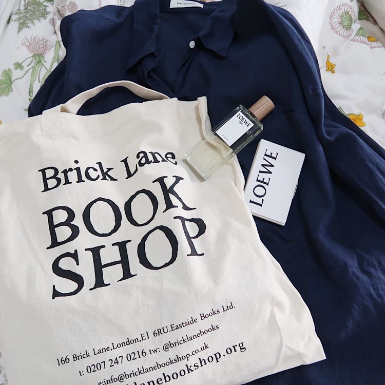 <b><p>Production Brick Lane Bookshop Ld store Eco</p></b><b><p>製作ブリックレーンブクシャプロンドン書店エコバッグ英国のデイリーベージュbookshop</p></b><br /><br /><p align='center'>