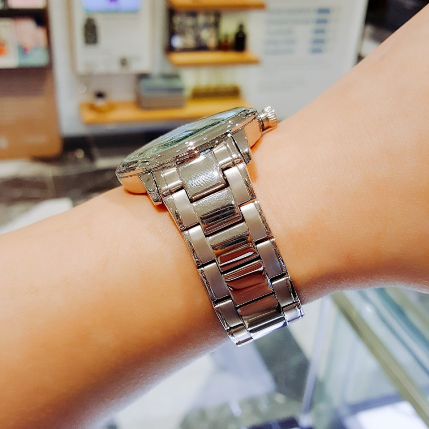 <b><p>Valentino Rudy clock VR035 BK WT Colge st</p></b><b><p>バレンチノルディ 時計 VR035 BK WT 大学生ファッション 豪華な 格式ある</p></b><br /><br /><p align='center'>