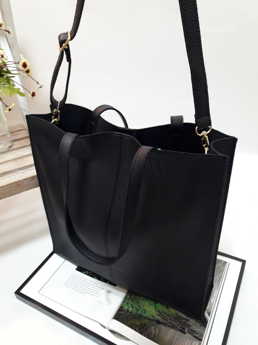 <b><p>Opel Plain Square Crossed Shoulder Bag Light</p></b><b><p>O '無知正方形デイリークロスショルダーバッグ軽量バッグシンプルなショーポベクレディースカジュ</p></b><br /><br /><p align='center'>