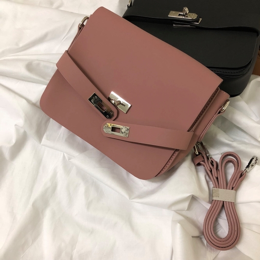 <b><p>Merit Bag 3color Fmulation Market 20s Women</p></b><b><p>メリットバック3color製剤マーケット20代の女性四季カジュアルスーツバッグデイリーコーディネート</p></b><br /><br /><p align='center'>