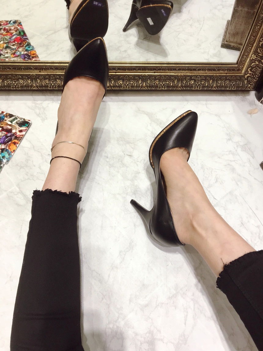 <b><p>Puff Front Stiletto Hl Korean Today's</p></b><b><p>グムポル アプコ スティレットヒール 韓国語 今日のファッション フェミニンな感性ムード</p></b><br /><br /><p align='center'>