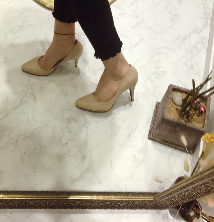 <b><p>Puff Front Stiletto Hl Korean Today's</p></b><b><p>グムポル アプコ スティレットヒール 韓国語 今日のファッション フェミニンな感性ムード</p></b><br /><br /><p align='center'>