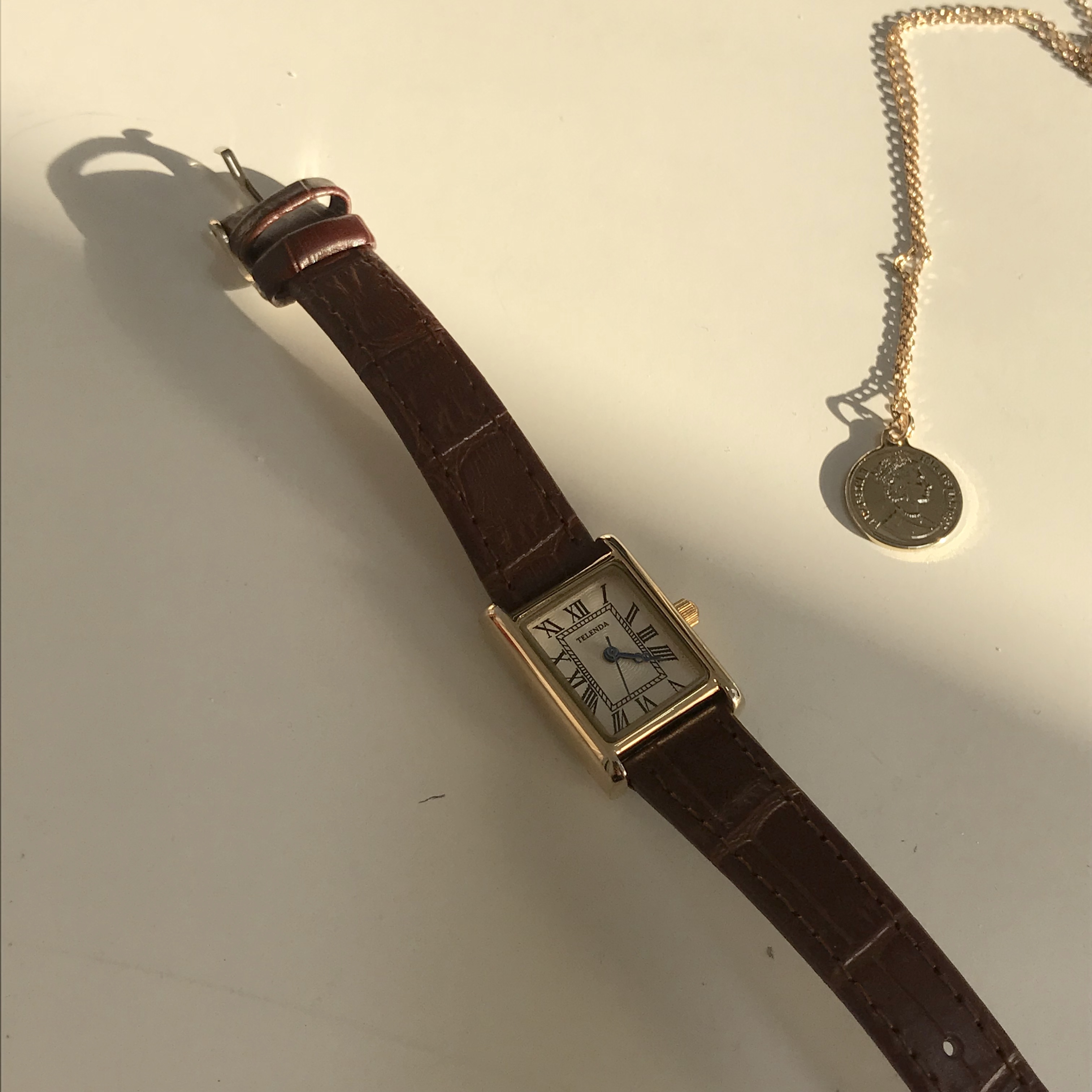 <b><p>normal square clock Casu won Women in their</p></b><b><p>ノーマル 正方形 時計 カジュアルな女の子 30代の女性 ゴクォル アンティーククラシック</p></b><br /><br /><p align='center'>