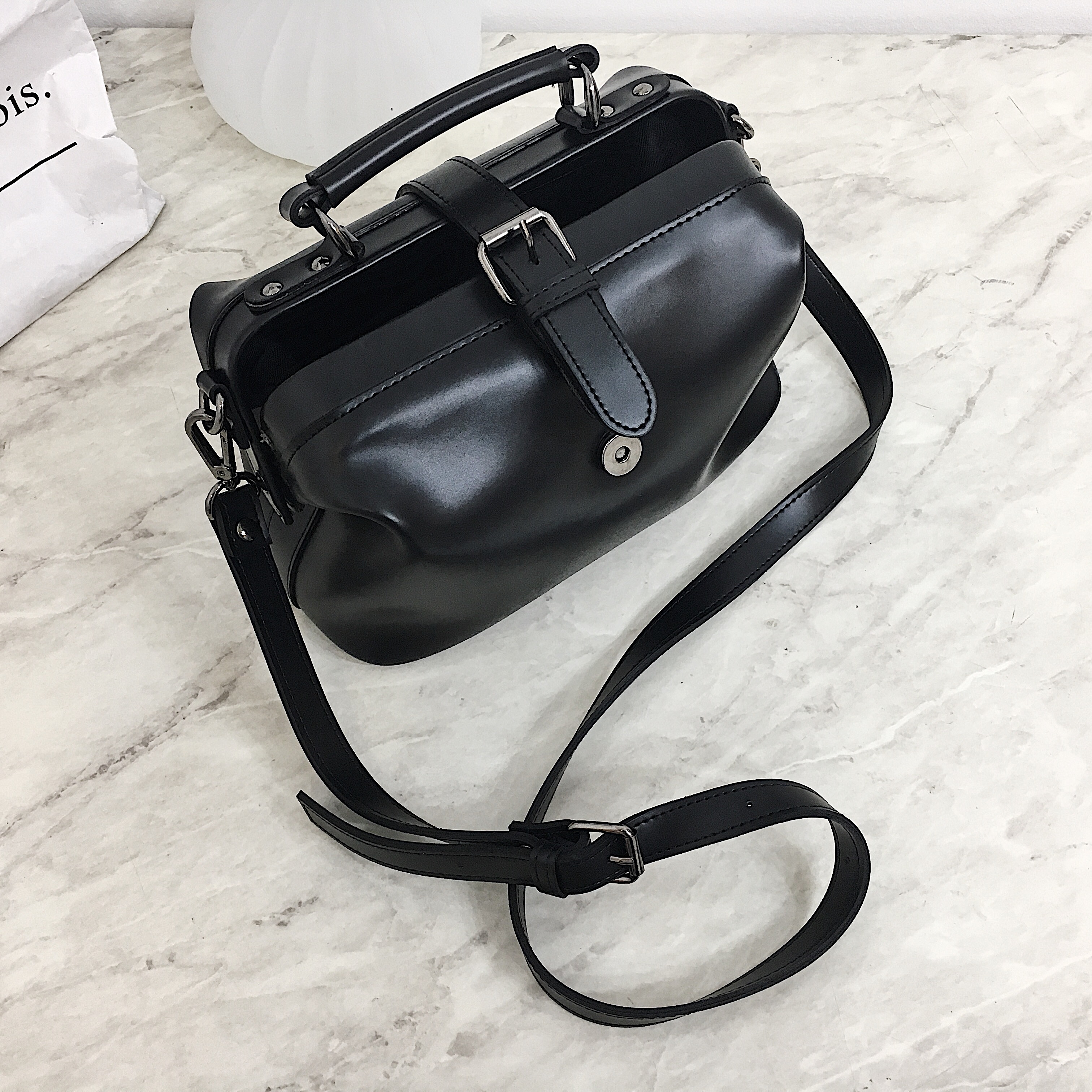 <b><p>moss vintage bton white no claic women stylish</p></b><b><p>mossヴィンテージボストンバッグモノクラシック女性スタイリッシュに見えるモダンユニークカジュアルバ</p></b><br /><br /><p align='center'>