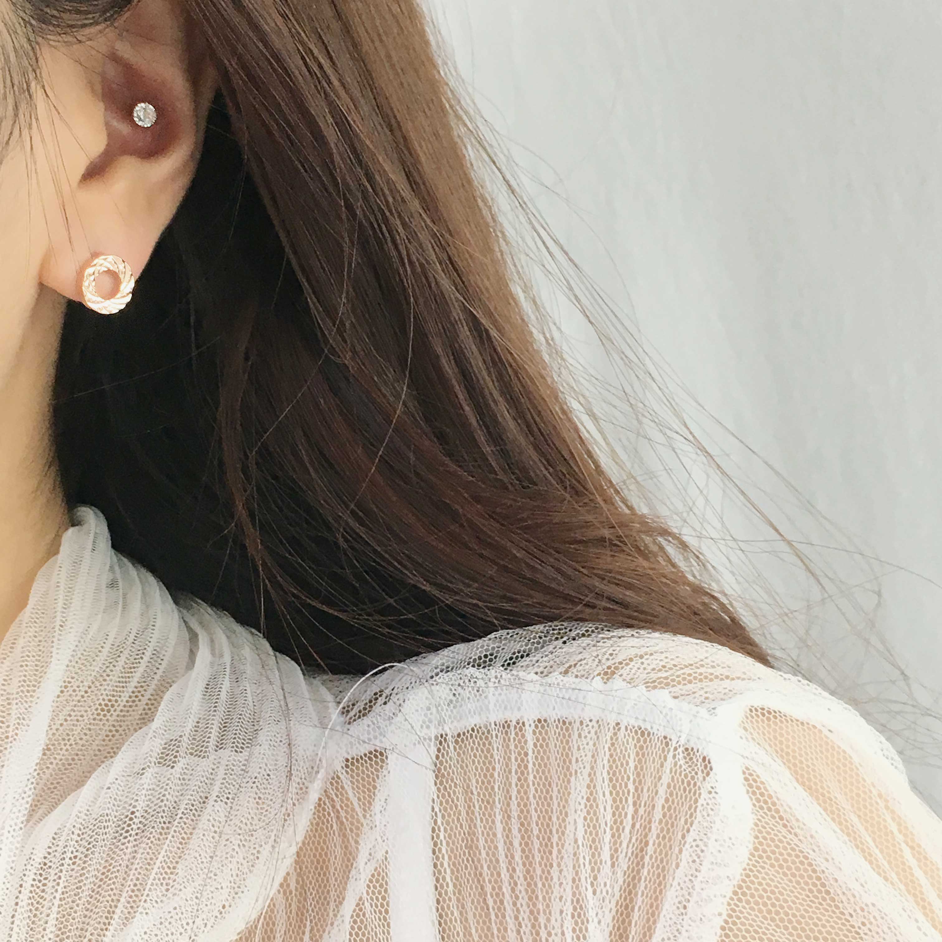 <b><p>daily flower Cubic Drop earring 14 pieces</p></b><b><p>デイリー フラワー キュービック ドロップ イヤリング 14ピース シンプルな セット</p></b><br /><br /><p align='center'>