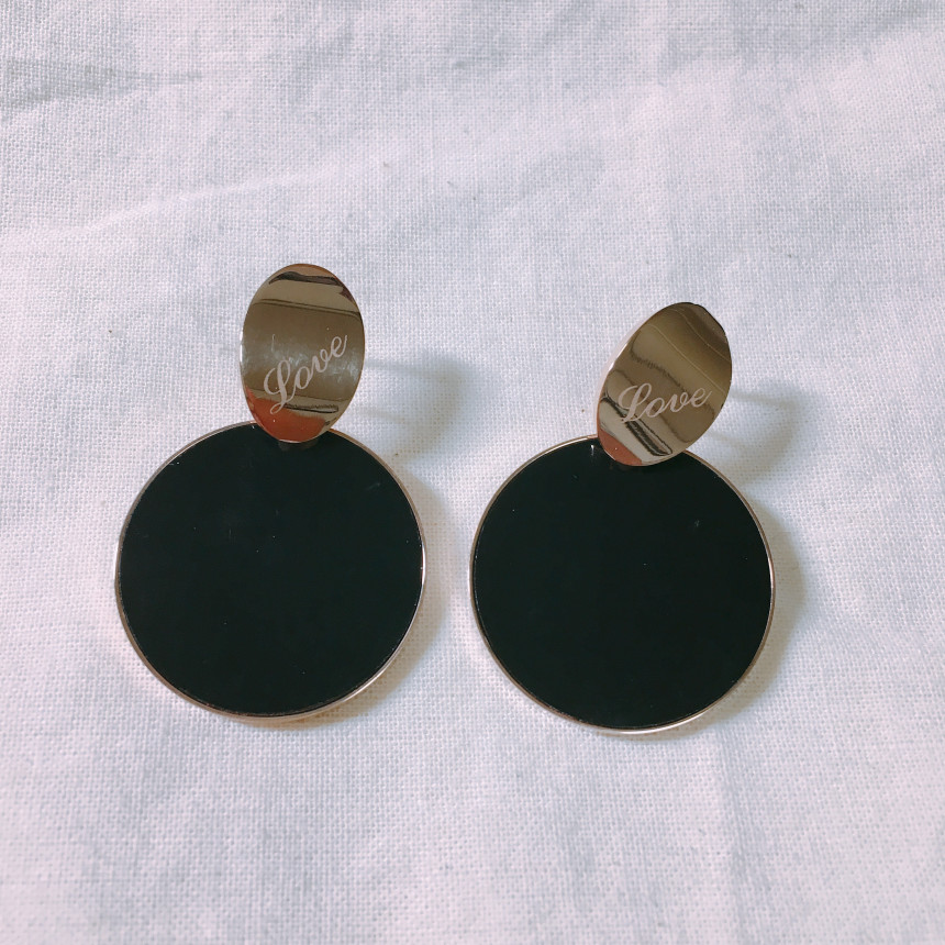 <b><p>Luce Surge Color Braided Earrings LKJ1148</p></b><b><p>ルーチェ 書かれているカラーブボールドピアス LKJ1148 魅力的な ウンチム</p></b><br /><br /><p align='center'>