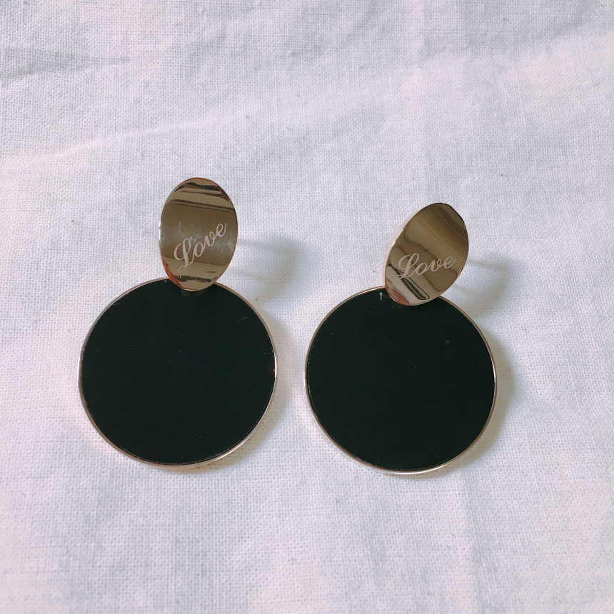 <b><p>Luce Surge Color Braided Earrings LKJ1148</p></b><b><p>ルーチェ 書かれているカラーブボールドピアス LKJ1148 魅力的な ウンチム</p></b><br /><br /><p align='center'>