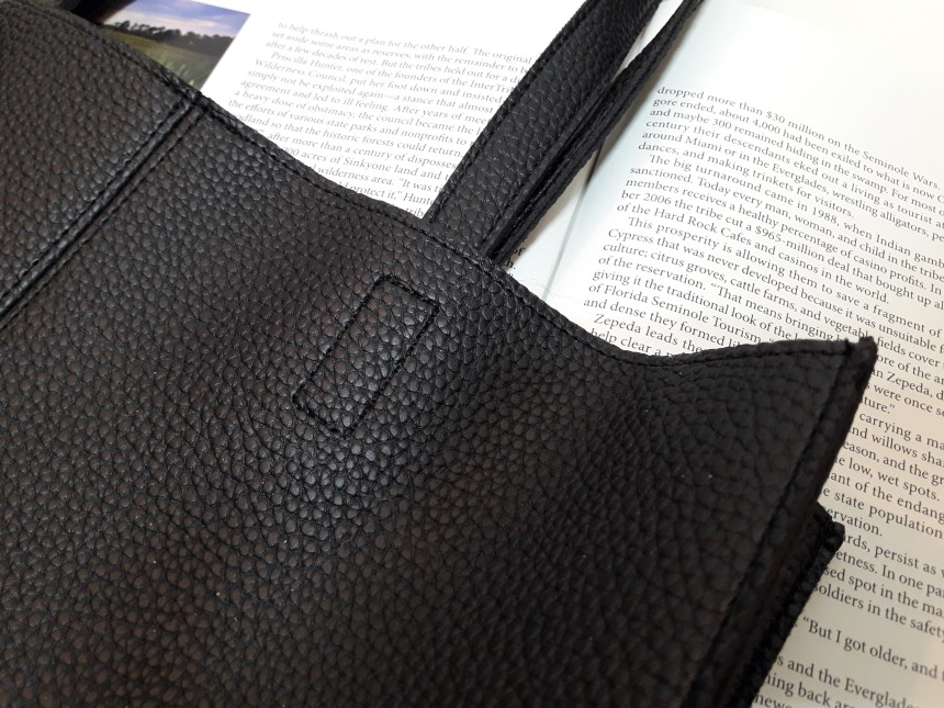 <b><p>Opel Plain Square Crossed Shoulder Bag Light</p></b><b><p>O '無知正方形デイリークロスショルダーバッグ軽量バッグシンプルなショーポベクレディースカジュ</p></b><br /><br /><p align='center'>