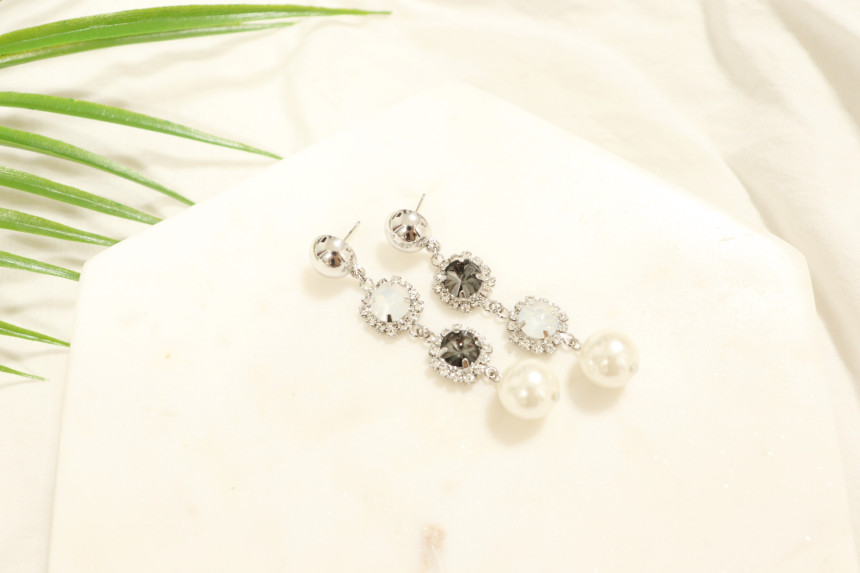 <b><p>Bello earring W-dressed Bold Luxuous acco</p></b><b><p>ベロ イヤリング ワンピースによく似合う ボールドた 高級感のあるアクセサリー ファッショナブルなス</p></b><br /><br /><p align='center'>