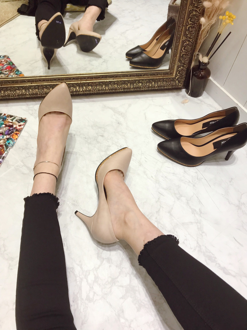 <b><p>Puff Front Stiletto Hl Korean Today's</p></b><b><p>グムポル アプコ スティレットヒール 韓国語 今日のファッション フェミニンな感性ムード</p></b><br /><br /><p align='center'>