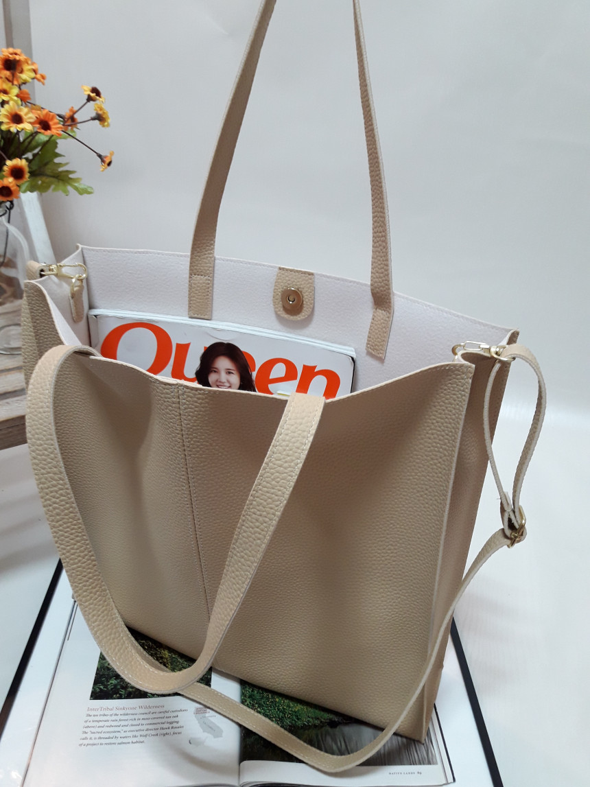 <b><p>Opel Plain Square Crossed Shoulder Bag Light</p></b><b><p>O '無知正方形デイリークロスショルダーバッグ軽量バッグシンプルなショーポベクレディースカジュ</p></b><br /><br /><p align='center'>