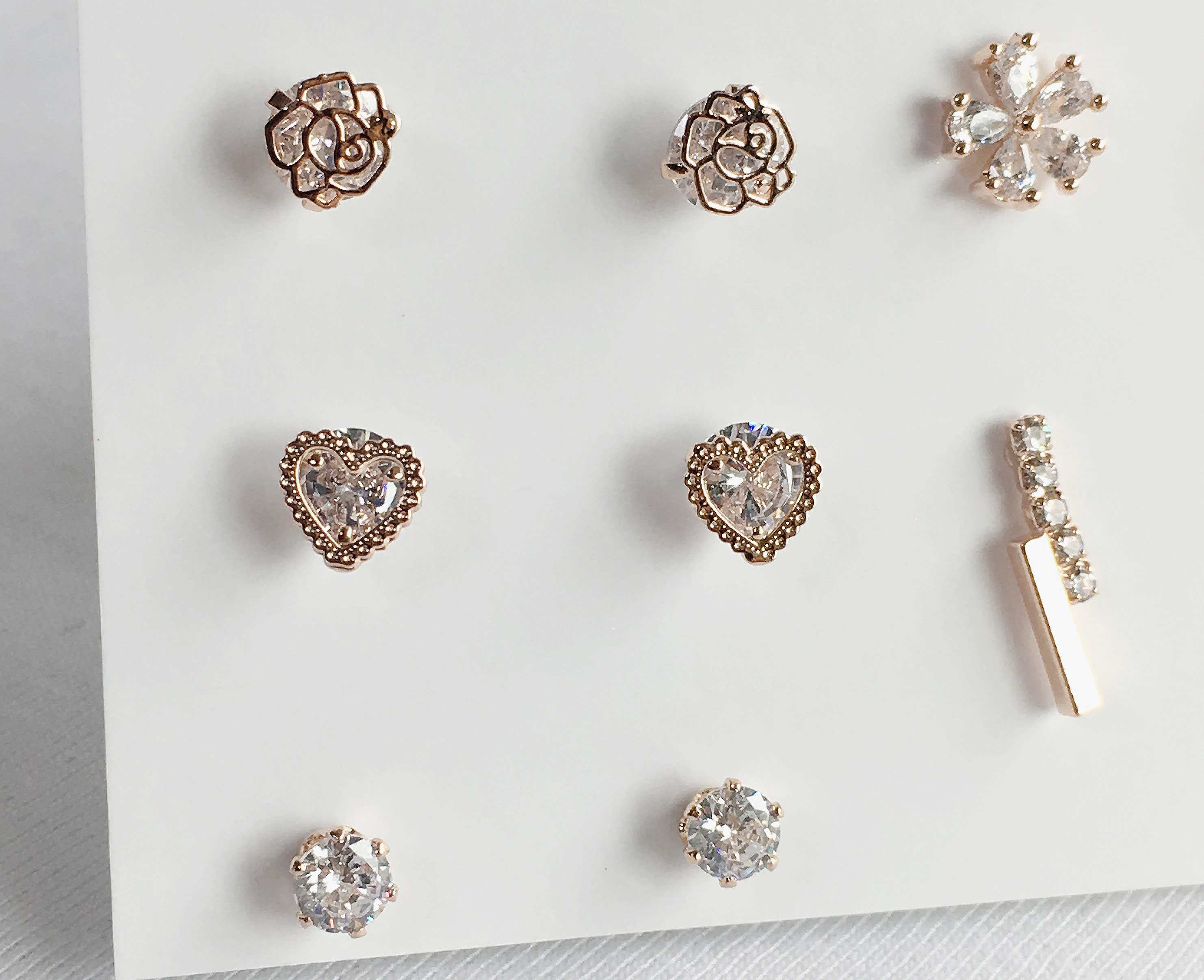 <b><p>daily flower Cubic Drop earring 14 pieces</p></b><b><p>デイリー フラワー キュービック ドロップ イヤリング 14ピース シンプルな セット</p></b><br /><br /><p align='center'>