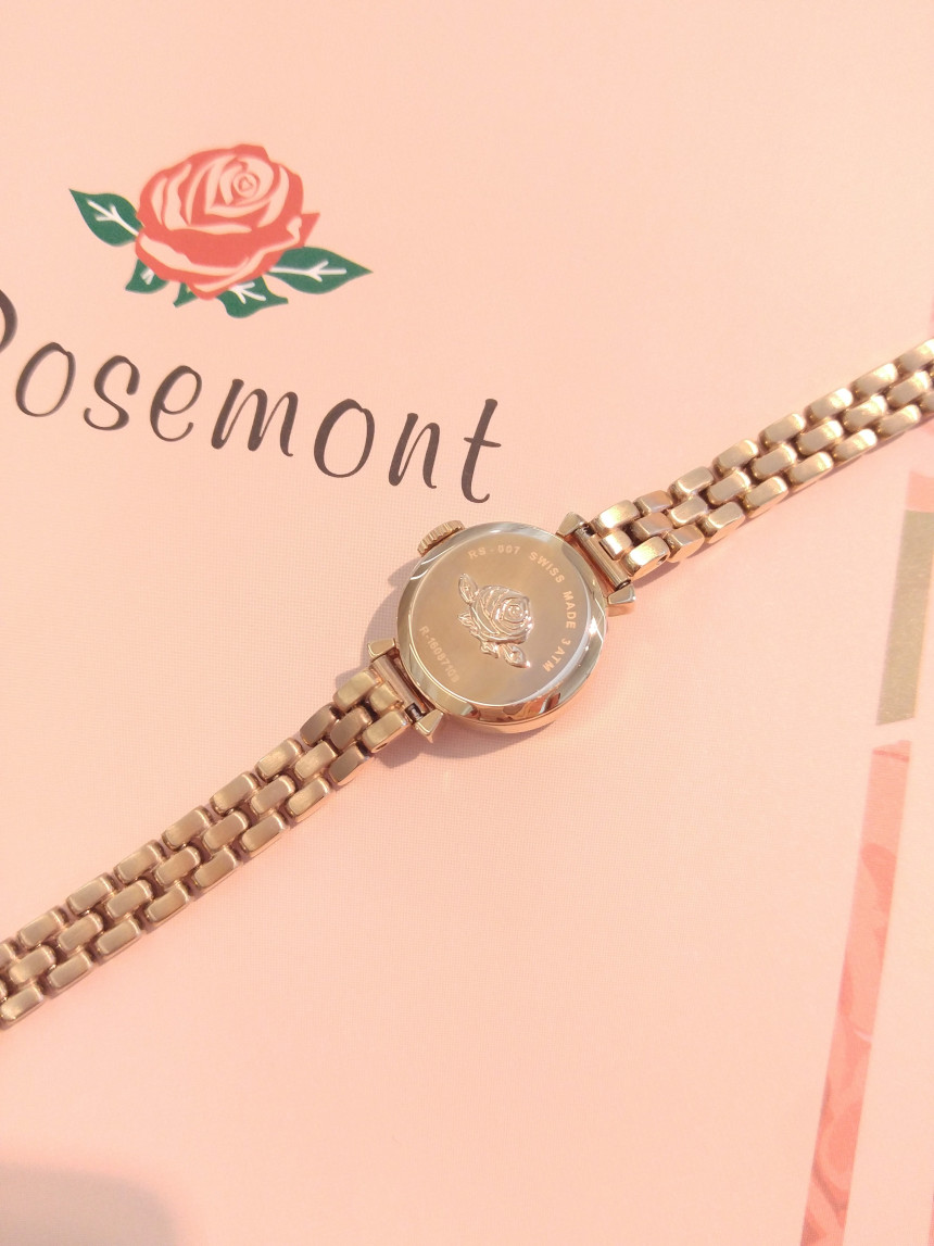 <b><p>Gallery Auck Rhombus feme watch RS#7N-05</p></b><b><p>ギャラリーオクロック ローズモン女性メタル時計 RS＃7N-05 スタイリッシュル</p></b><br /><br /><p align='center'>