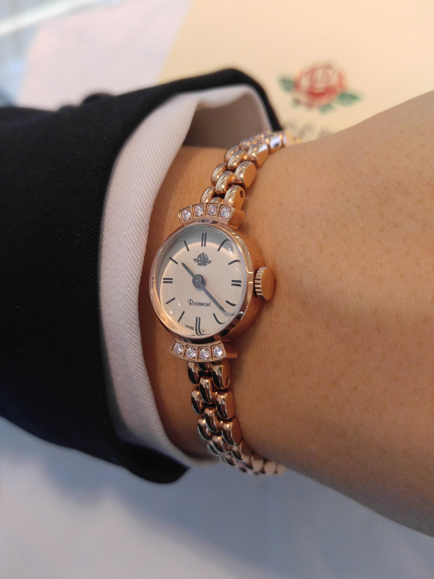 <b><p>Gallery Auck Rhombus feme watch RS#7N-05</p></b><b><p>ギャラリーオクロック ローズモン女性メタル時計 RS＃7N-05 スタイリッシュル</p></b><br /><br /><p align='center'>