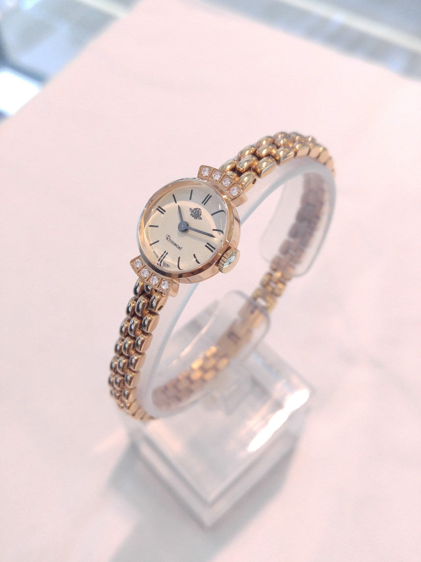 <b><p>Gallery Auck Rhombus feme watch RS#7N-05</p></b><b><p>ギャラリーオクロック ローズモン女性メタル時計 RS＃7N-05 スタイリッシュル</p></b><br /><br /><p align='center'>