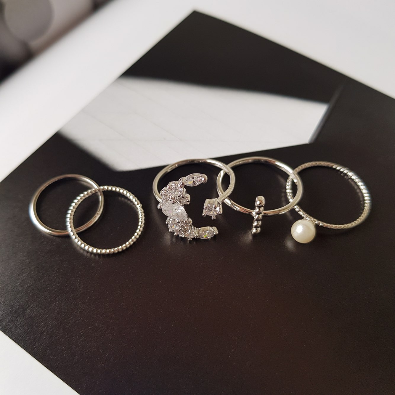 <b><p>Affection Cubic Pearl 5set ring Lovely item</p></b><b><p>ユーズド キュービック 真珠 5セット リング ラブリーアイテム 多様なコーディネートする</p></b><br /><br /><p align='center'>