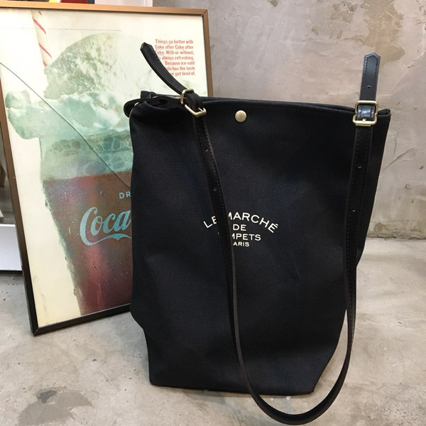 <b><p>Leather strap Eco-back Solid canvas Bl Stysh</p></b><b><p>レザーストラップエコバッグ硬いキャンバス黒洗練された外出ルックコーディネートバッグ快適なカジュアル大</p></b><br /><br /><p align='center'>