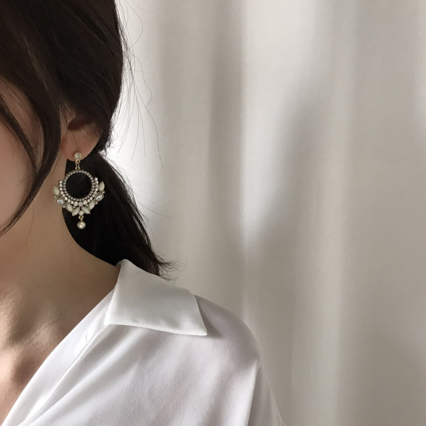 <b><p>Vermatt Cubic chandeli Drop Earrings Feme</p></b><b><p>空マット キュービック シャンデリア ドロップイヤリング フェミニンコーディネート</p></b><br /><br /><p align='center'>