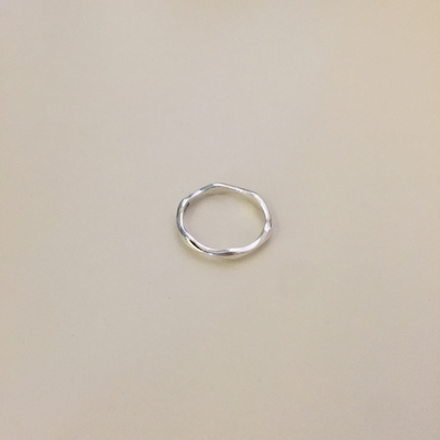 <b><p>wave Thread ring Silr 925 Sterl Layed thumb</p></b><b><p>波 糸リング ウェーブ シルバー 925 純銀製 重ね着 親指 シンプル デイリー</p></b><br /><br /><p align='center'>