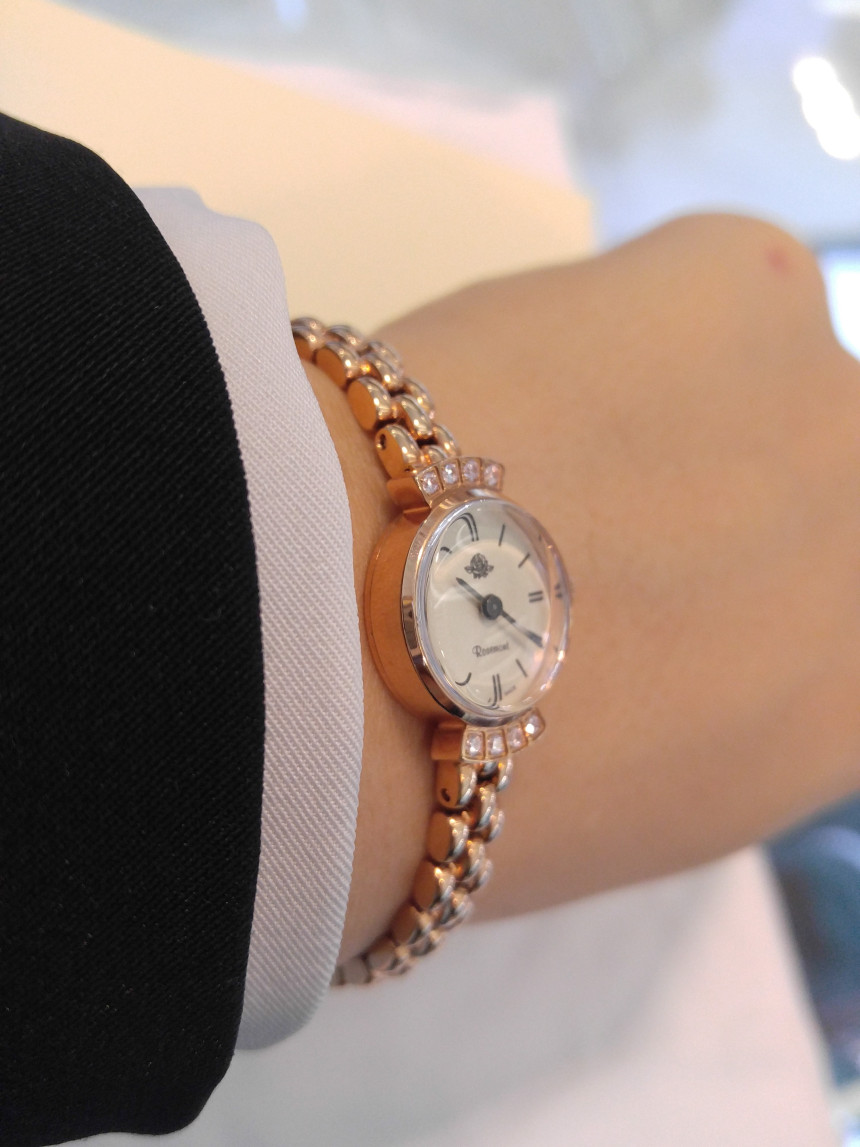 <b><p>Gallery Auck Rhombus feme watch RS#7N-05</p></b><b><p>ギャラリーオクロック ローズモン女性メタル時計 RS＃7N-05 スタイリッシュル</p></b><br /><br /><p align='center'>