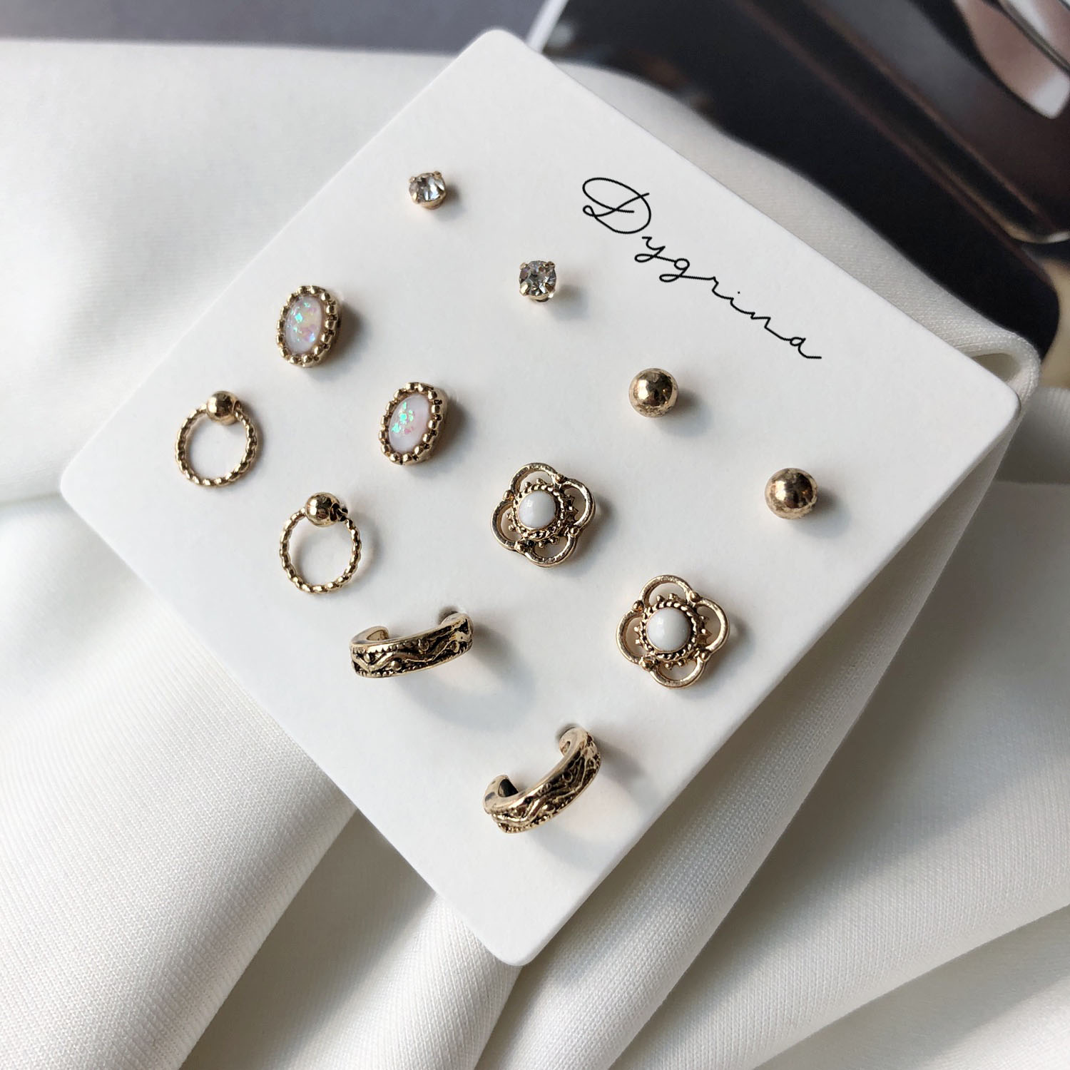 <b><p>vintage Mmi Po 6 species earrg set Purity</p></b><b><p>ヴィンテージ ミニミ ポイント 6種 イヤリング セット 清純な シック こじんまりとした</p></b><br /><br /><p align='center'>