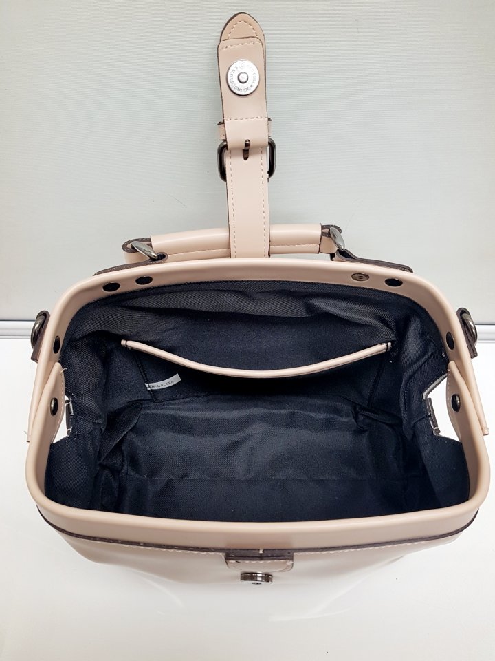 <b><p>moss vintage bton white no claic women stylish</p></b><b><p>mossヴィンテージボストンバッグモノクラシック女性スタイリッシュに見えるモダンユニークカジュアルバ</p></b><br /><br /><p align='center'>