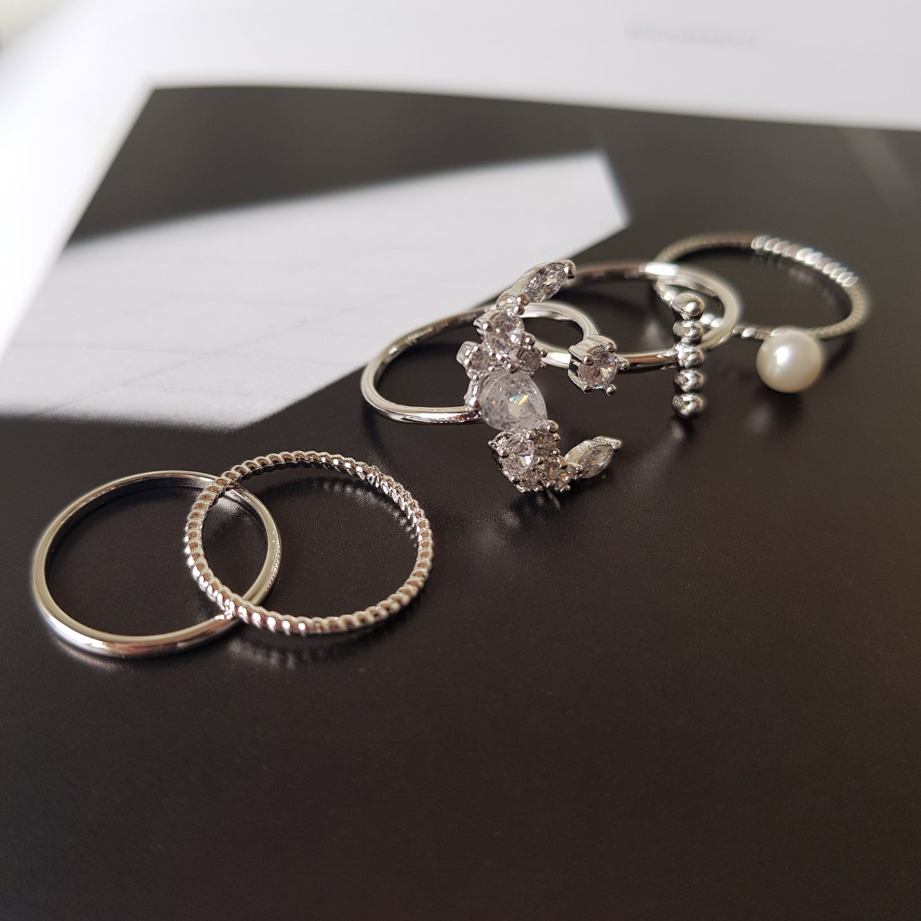 <b><p>Affection Cubic Pearl 5set ring Lovely item</p></b><b><p>ユーズド キュービック 真珠 5セット リング ラブリーアイテム 多様なコーディネートする</p></b><br /><br /><p align='center'>