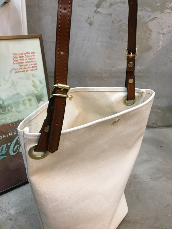 <b><p>Leather strap Eco-back Solid canvas Bl Stysh</p></b><b><p>レザーストラップエコバッグ硬いキャンバス黒洗練された外出ルックコーディネートバッグ快適なカジュアル大</p></b><br /><br /><p align='center'>