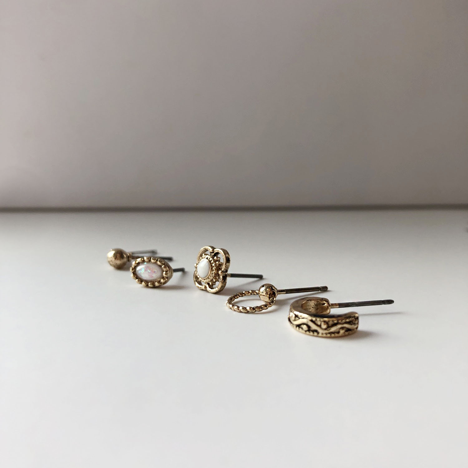 <b><p>vintage Mmi Po 6 species earrg set Purity</p></b><b><p>ヴィンテージ ミニミ ポイント 6種 イヤリング セット 清純な シック こじんまりとした</p></b><br /><br /><p align='center'>