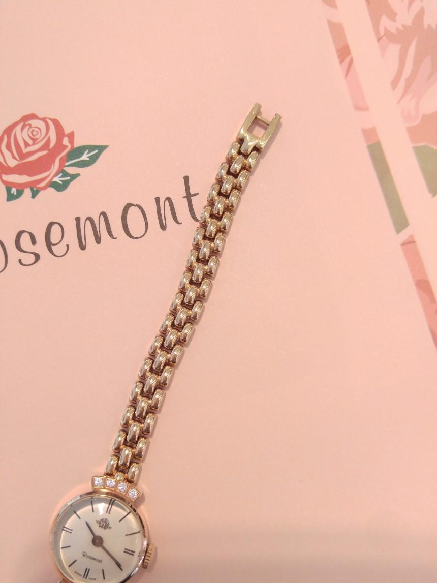 <b><p>Gallery Auck Rhombus feme watch RS#7N-05</p></b><b><p>ギャラリーオクロック ローズモン女性メタル時計 RS＃7N-05 スタイリッシュル</p></b><br /><br /><p align='center'>