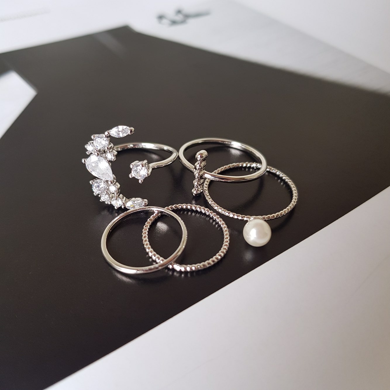 <b><p>Affection Cubic Pearl 5set ring Lovely item</p></b><b><p>ユーズド キュービック 真珠 5セット リング ラブリーアイテム 多様なコーディネートする</p></b><br /><br /><p align='center'>