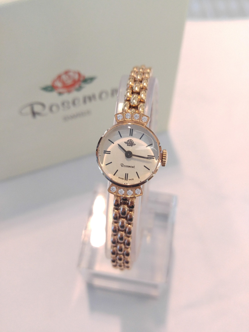 <b><p>Gallery Auck Rhombus feme watch RS#7N-05</p></b><b><p>ギャラリーオクロック ローズモン女性メタル時計 RS＃7N-05 スタイリッシュル</p></b><br /><br /><p align='center'>