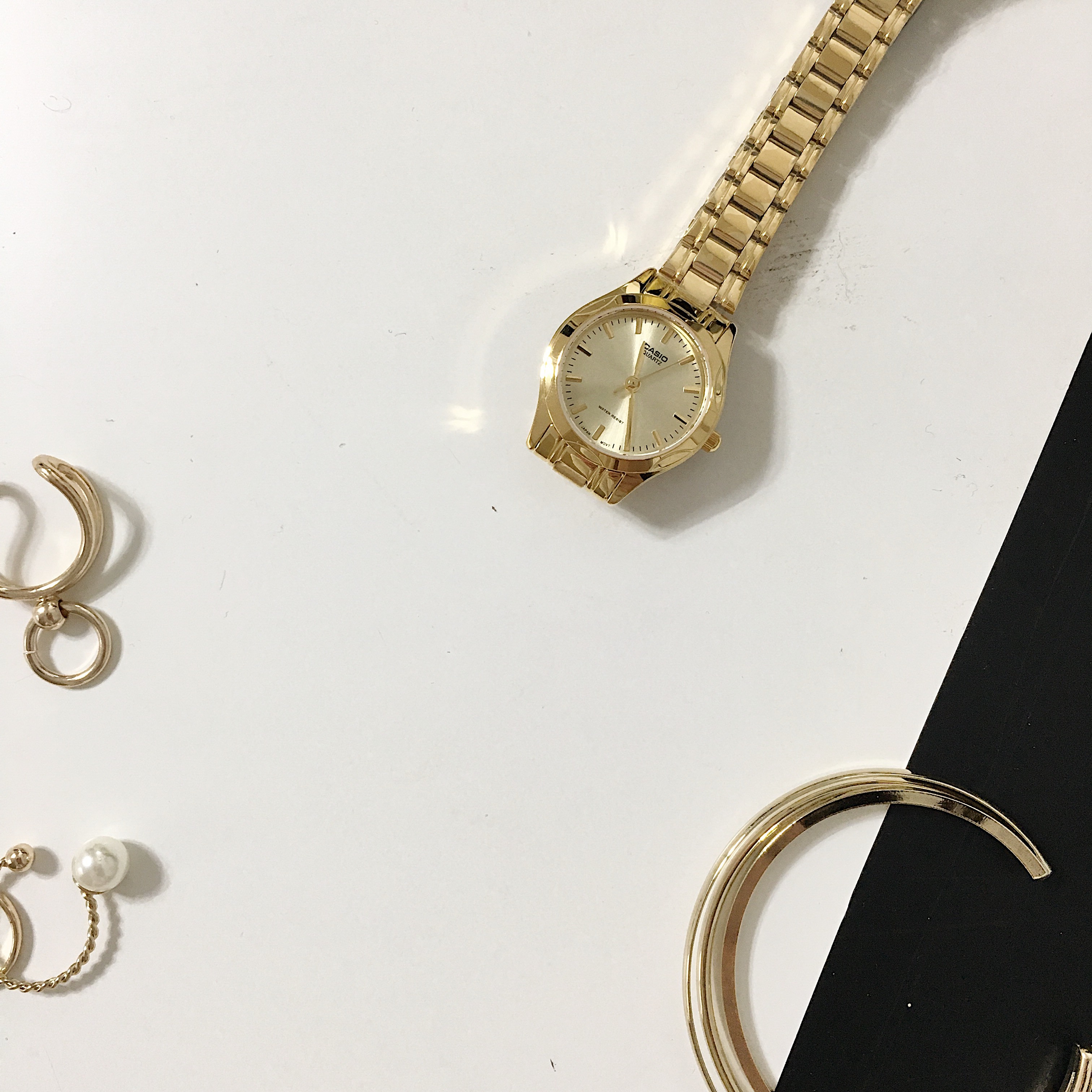 <b><p>Casio slim gold Metal watch Woman feme bd</p></b><b><p>カシオ スリム ゴールド メタル時計 女性 バンド おすすめ ギフト</p></b><br /><br /><p align='center'>