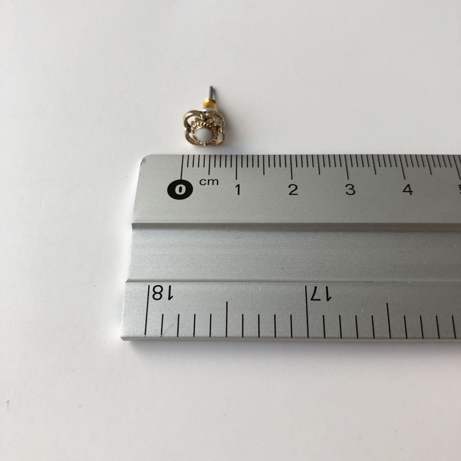 <b><p>vintage Mmi Po 6 species earrg set Purity</p></b><b><p>ヴィンテージ ミニミ ポイント 6種 イヤリング セット 清純な シック こじんまりとした</p></b><br /><br /><p align='center'>