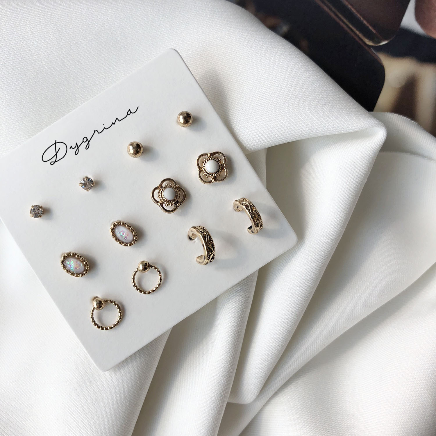 <b><p>vintage Mmi Po 6 species earrg set Purity</p></b><b><p>ヴィンテージ ミニミ ポイント 6種 イヤリング セット 清純な シック こじんまりとした</p></b><br /><br /><p align='center'>