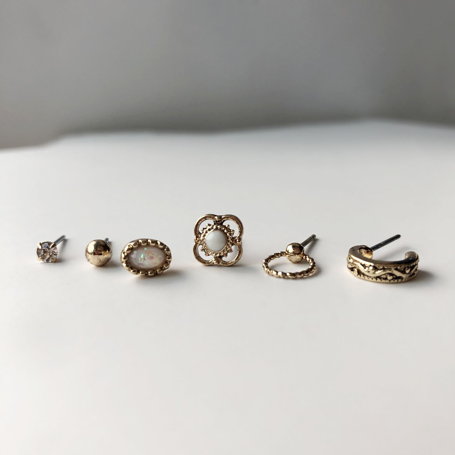 <b><p>vintage Mmi Po 6 species earrg set Purity</p></b><b><p>ヴィンテージ ミニミ ポイント 6種 イヤリング セット 清純な シック こじんまりとした</p></b><br /><br /><p align='center'>