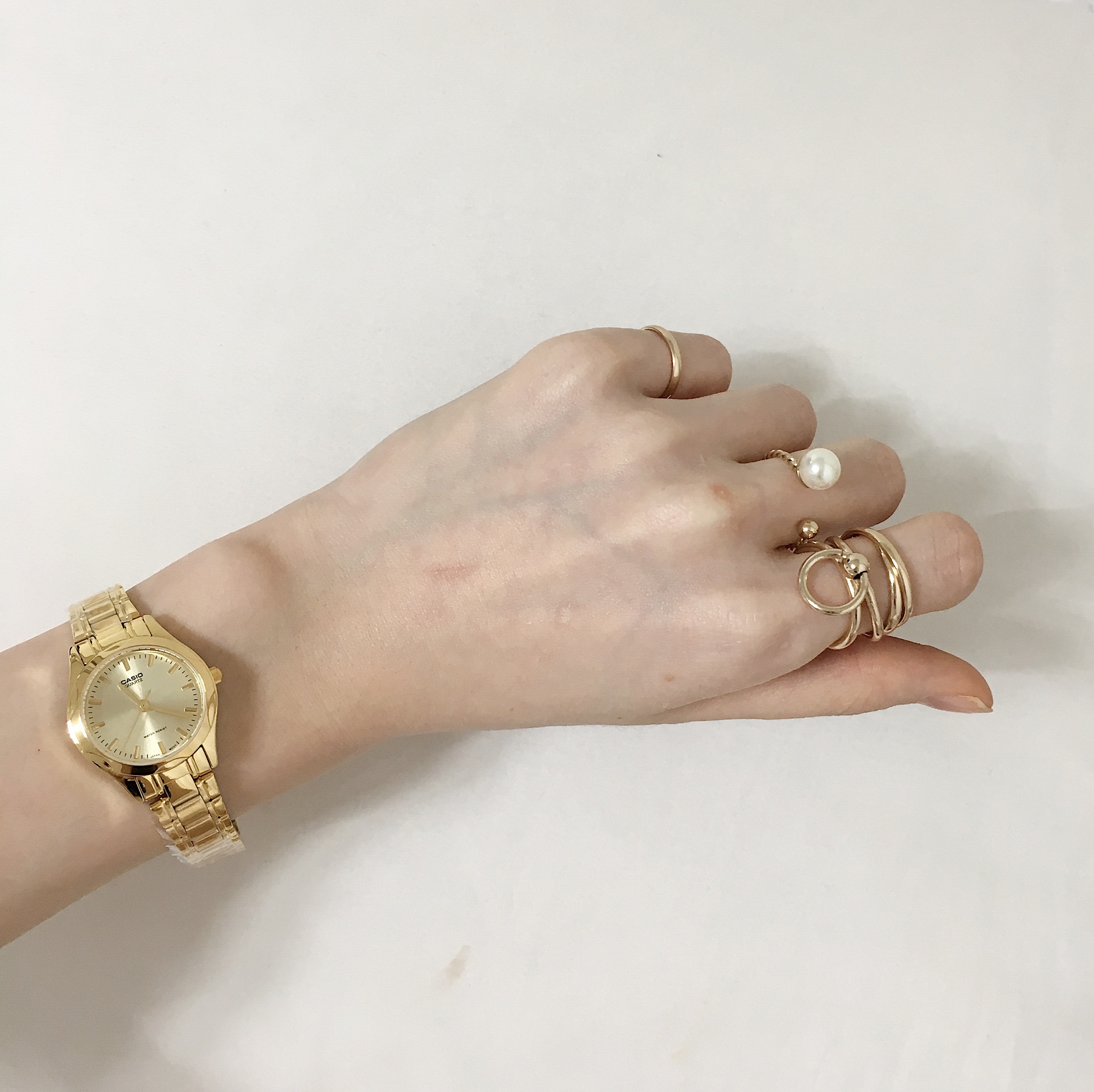 <b><p>Casio slim gold Metal watch Woman feme bd</p></b><b><p>カシオ スリム ゴールド メタル時計 女性 バンド おすすめ ギフト</p></b><br /><br /><p align='center'>