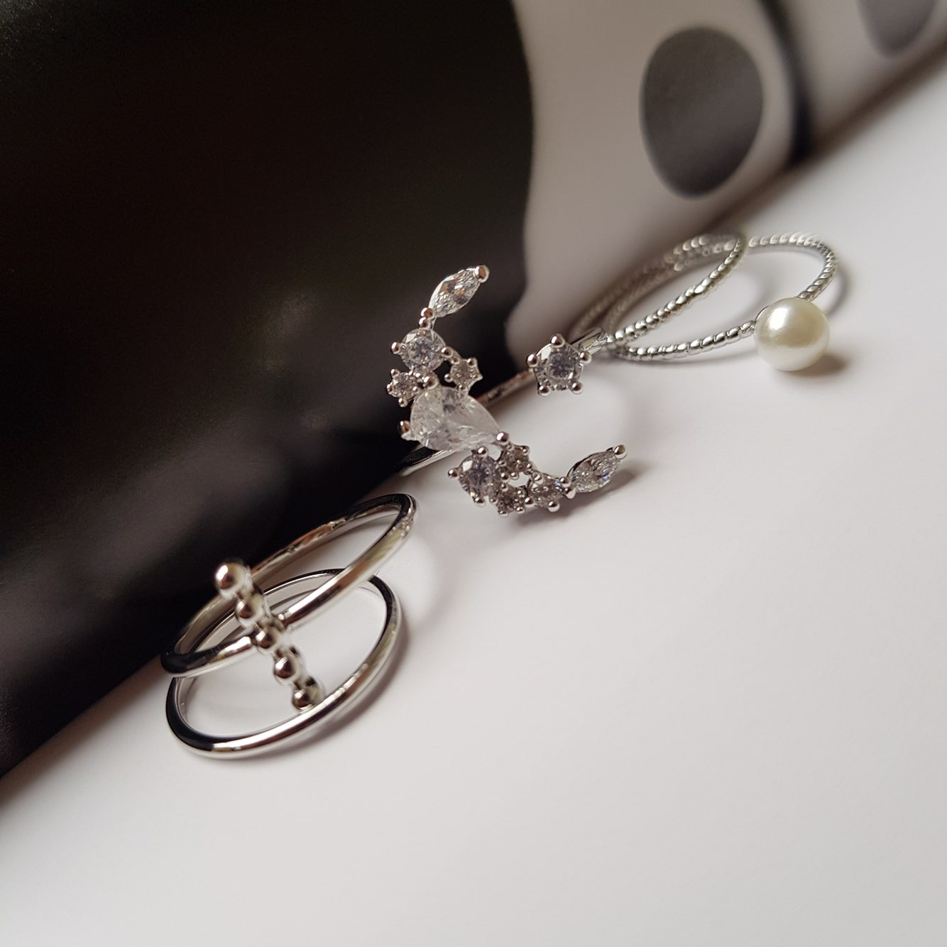 <b><p>Affection Cubic Pearl 5set ring Lovely item</p></b><b><p>ユーズド キュービック 真珠 5セット リング ラブリーアイテム 多様なコーディネートする</p></b><br /><br /><p align='center'>