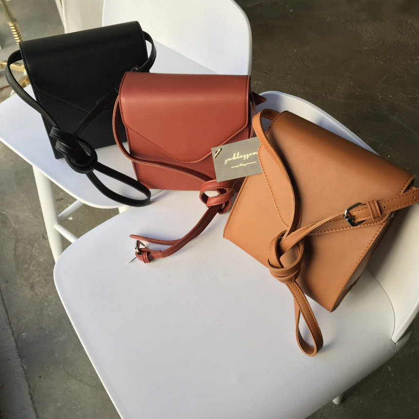 <b><p>Mini Square Shoulder Bag 3COL Daily Box Fashion</p></b><b><p>ミニ正方形スクエアショルダーバッグ3COLデイリーボックスバッグファッション女性四角クロスバック</p></b><br /><br /><p align='center'>