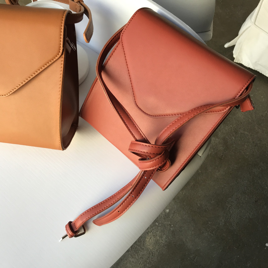 <b><p>Mini Square Shoulder Bag 3COL Daily Box Fashion</p></b><b><p>ミニ正方形スクエアショルダーバッグ3COLデイリーボックスバッグファッション女性四角クロスバック</p></b><br /><br /><p align='center'>