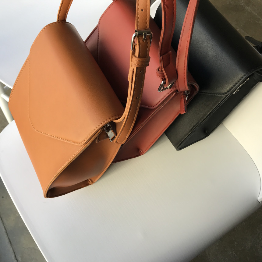 <b><p>Mini Square Shoulder Bag 3COL Daily Box Fashion</p></b><b><p>ミニ正方形スクエアショルダーバッグ3COLデイリーボックスバッグファッション女性四角クロスバック</p></b><br /><br /><p align='center'>