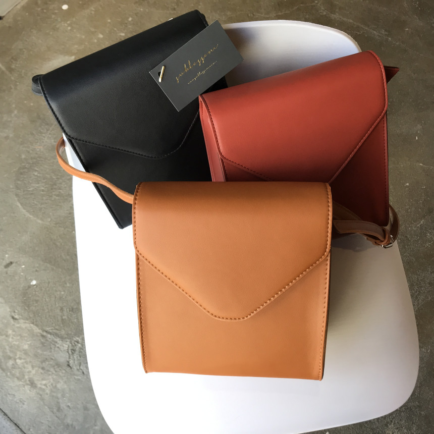 <b><p>Mini Square Shoulder Bag 3COL Daily Box Fashion</p></b><b><p>ミニ正方形スクエアショルダーバッグ3COLデイリーボックスバッグファッション女性四角クロスバック</p></b><br /><br /><p align='center'>