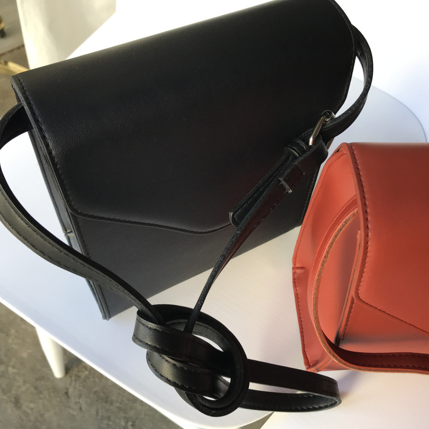 <b><p>Mini Square Shoulder Bag 3COL Daily Box Fashion</p></b><b><p>ミニ正方形スクエアショルダーバッグ3COLデイリーボックスバッグファッション女性四角クロスバック</p></b><br /><br /><p align='center'>